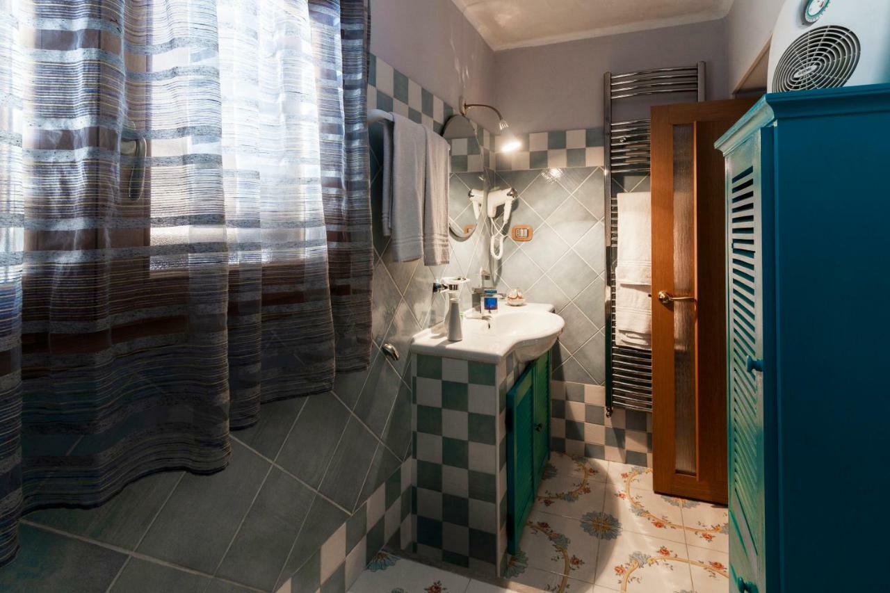 Flori'S Acomodação com café da manhã Viareggio Exterior foto